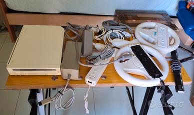 CONSOLLE NINTENDO WII con 12 videogiochi 