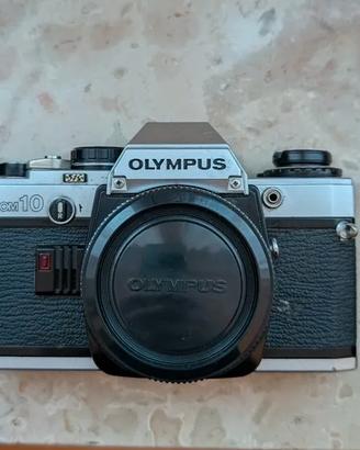 Olympus om10 + 3 obiettivi (zoom) + flash + custod