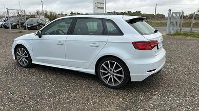 Audi A3 1.0 TFSI S TRONIC ADMIRED