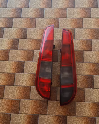 coppia fanali posteriori ford focus sw