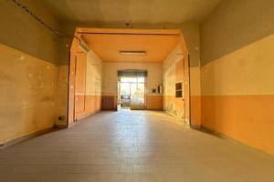 NEGOZIO A TORTONA