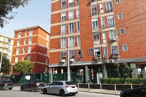 Via d'antona quadrilocale con posto auto