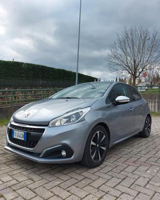 Peugeot 208 1.5 hdi 102cv 5 porte Signature 2019