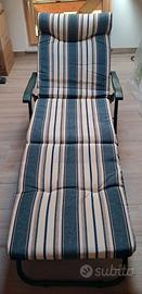 Lettino prendisole con cuscino imbottito