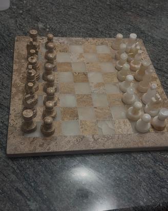 Scacchiera in marmo con pezzi completi -ELEGANTE