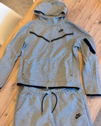 Tuta completa  nike tech grigia