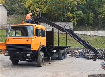 Iveco 190 macchina operatrice+gru Forestale