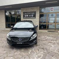 Volvo V60 D2 R-design Momentum NEO PATENTATI