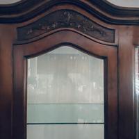 Vetrina classica in legno