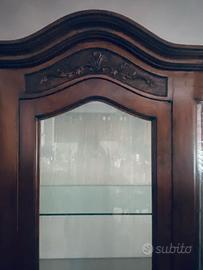 Vetrina classica in legno