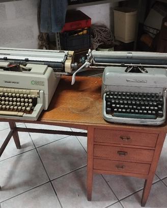 Macchine da scrivere con mobile Olivetti e Remingt