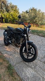 Husqvarna Svartpilen 701