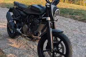Husqvarna Svartpilen 701
