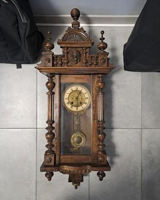 Orologio a pendolo da parete