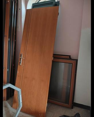 Porte in legno e infissi in pvc