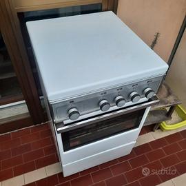 cucina a gas con forno e 4 fuochi marca  Zoppas