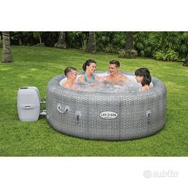 piscina idromassaggio 