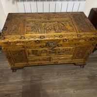 Cassa panca intarsiata .