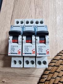 Interruttore bticino 16