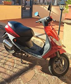 Scooter Peugeot Vivacity 50 km 9500