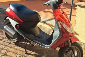 Scooter Peugeot Vivacity 50 km 9500