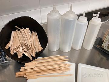 PORTA OLIO E ACETO PLASTICA + 2 TAGLIERI RISTORAZI