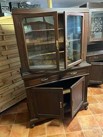Vetrina in legno e vetro