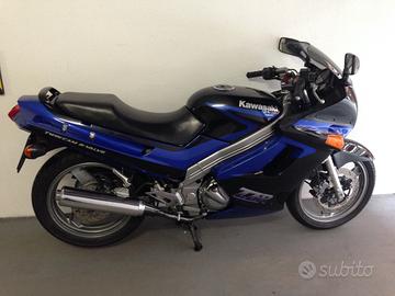 Kawasaki zzr250 storica