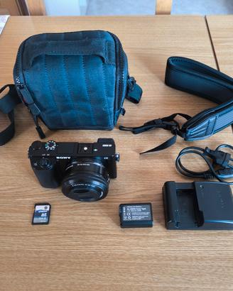 Fotocamera Sony A6000 + 16-50mm + accessori