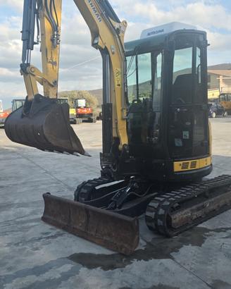 MINIESCAVATORE YANMAR VIO38