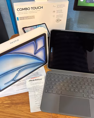 iPad Air 11 M3 128GB + Logitech Combo Touch