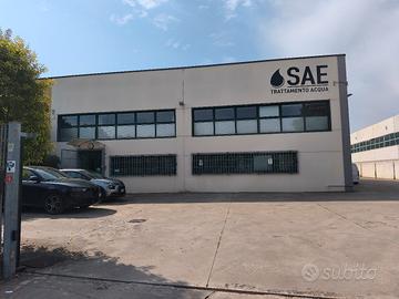 capannone con uffici e  laboratorio 