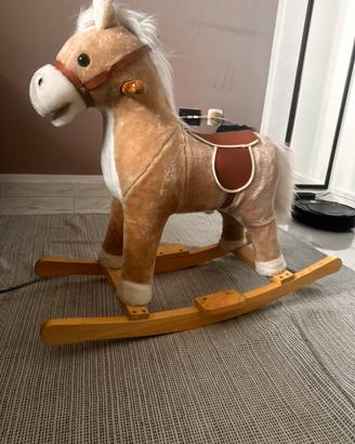 Cavalluccio a dondolo con suoni