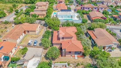 3 LOCALI A SAN TEODORO