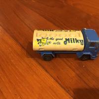 Majorette Ford cargo milk