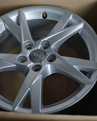 4 Cerchi da 17' in Lega - Audi - Q2 - 8 U0601025 A