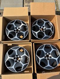 Cerchi in lega usati originali Alfa Romeo 17’’