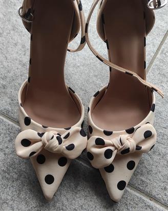 Décolleté a pois con fiocco – Nuove – N. 37