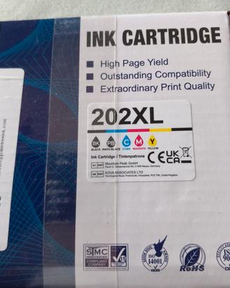 Multipack contenente 5 cartucce (nero +  colori)