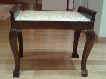 Sgabello in noce dei primi del '900