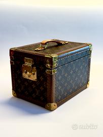 Louis Vuitton Beauty Case Vintage Monogram + acc.