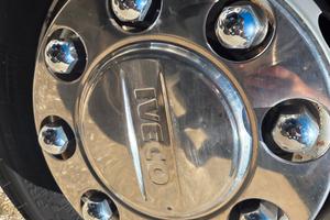 borchie iveco eurocargo 8 fori