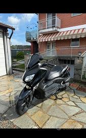 YAMAHA XMAX 125
