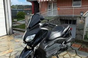 YAMAHA XMAX 125