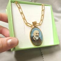 collana con ciondolo 