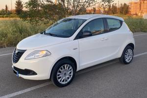 Lancia Ypsilon 0.9 TwinAir 85 CV 5 porte Metano Ec