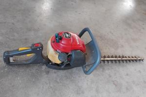 Tagliasiepi a scoppio 4 tempi benzina
