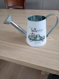 annaffiatoio in metallo 