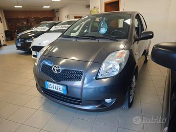 Toyota Yaris 1.3 5 porte Navi