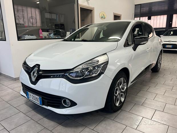 Renault Clio neopatentati 80000 km